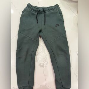 Nike Tech Fleece Jogger - Dark Green